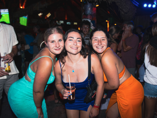 Neon Party at MooMba Beach: A Night You Won’t Want to Miss!